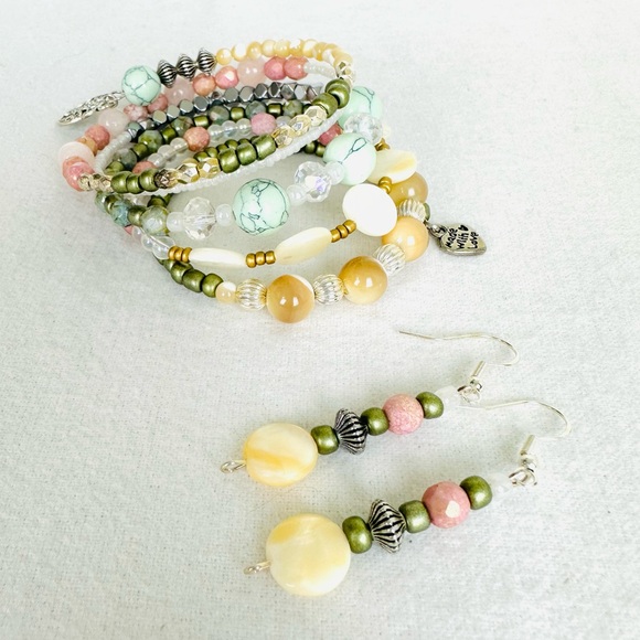 HANDMADE Memory wire Beaded Bracelet and Earring Set Sterling Silver Earwires - Picture 4 of 10